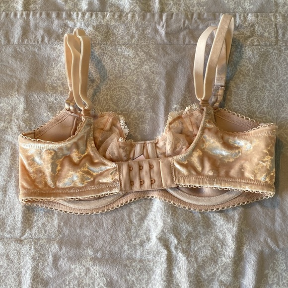 Victoria’s Secret Dream Angels Push-up without Padding Bra. - Picture 2 of 3